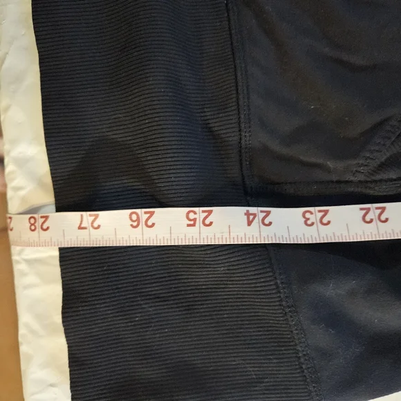 Lululemon Run stay on course pullover women's size 4 black - Picture 13 of 13